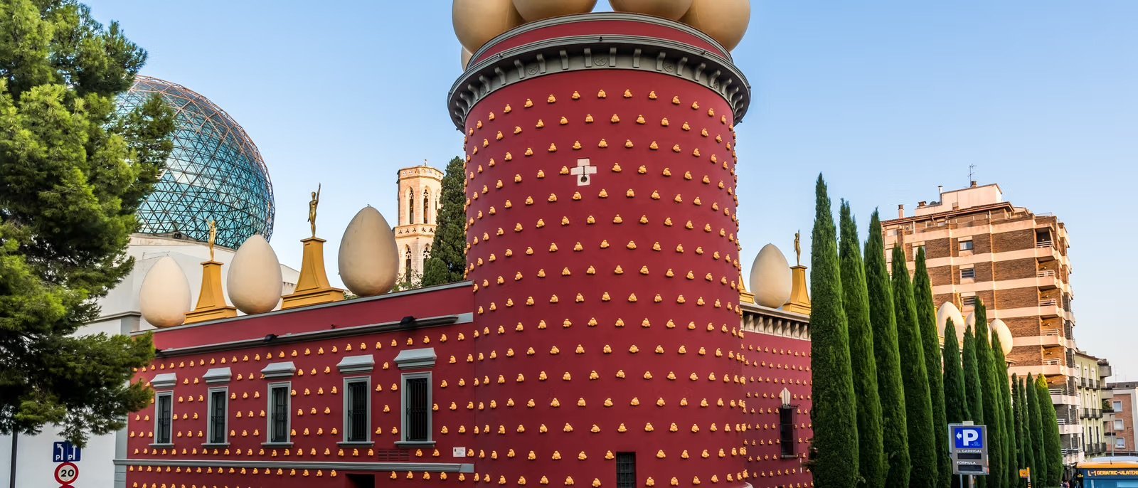 Teatre-Museu Dalí de Figueres, a 12 km d'Ordis